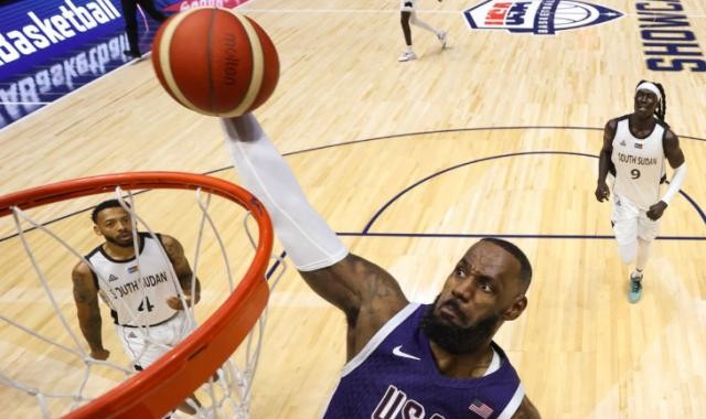 kaiyun-39岁詹皇有多强？准绝杀+疯狂攻筐：美国男篮真核