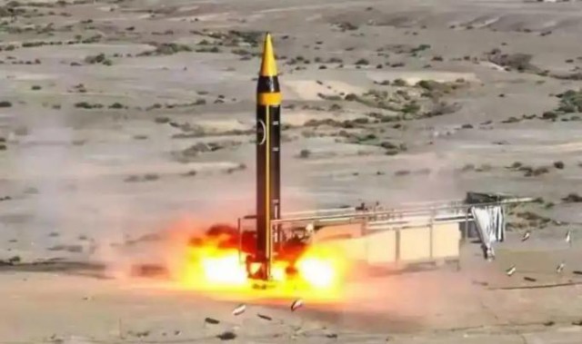 开云体育下载-伊朗发射超重型导弹打击以色列！携带1吨重弹头、射程达2000公里，可覆盖以色列全境