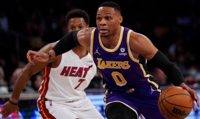 开云-蒙克爆发韦少回暖 热火罚球断电助湖人逃出生天