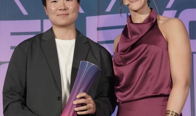 kaiyun-表彰体育精神！西班牙媒体为何冰娇颁发纪念奖杯