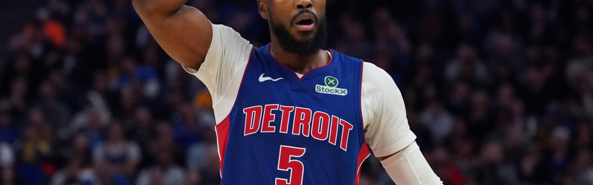 场均16.3分&amp;amp;三分41.6%！火媒：火箭还有名额空缺 应追比斯利吗？